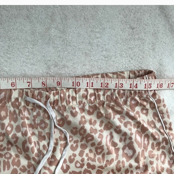Victorias Secret M Shorts Satin Animal Print PJ - Picture 3 of 7